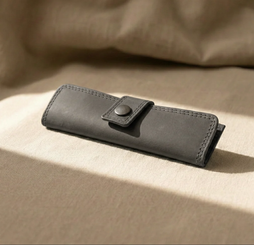 SUPÉRIEUR | Mat Zwart Etui